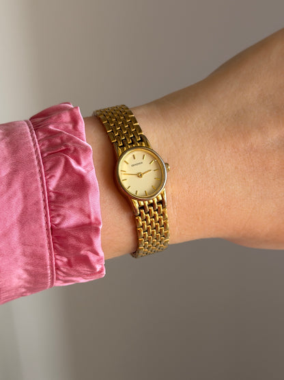 Stunning vintage Sekonda watch with timeless design