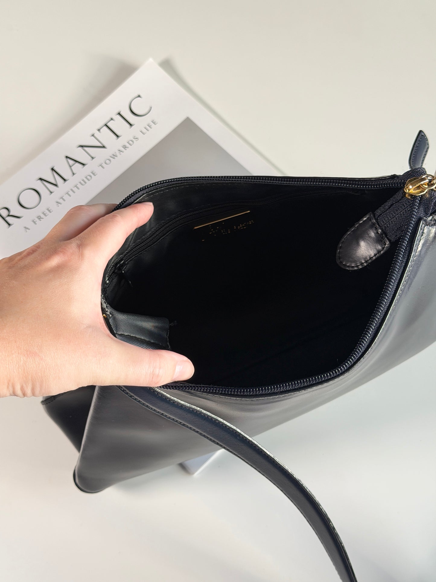 Classic vintage leather bag (made in Italy)