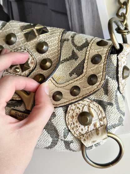 Standout Y2K vintage Guess bag
