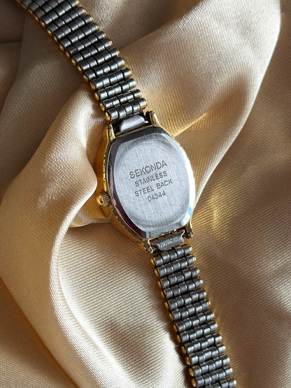 Charming vintage Sekonda quartz watch