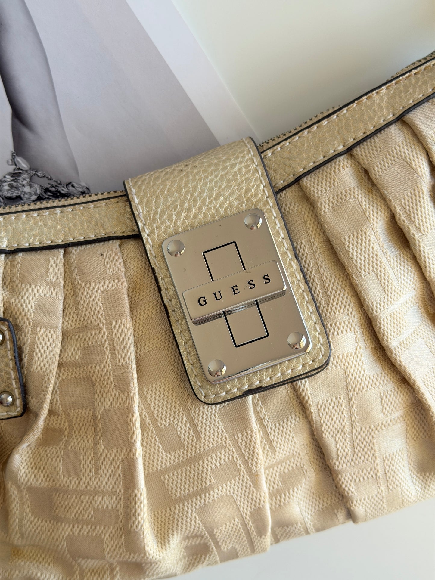 Vintage Guess bag in beige monogram with bold chain
