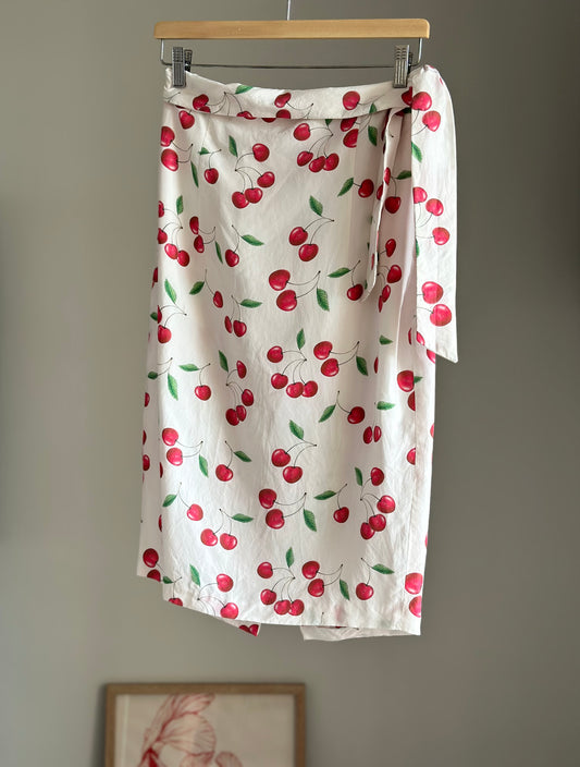 Charming vintage Italian silk skirt 🍒