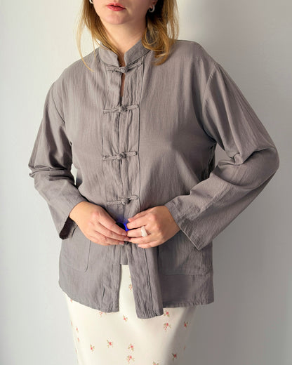 Vintage shirt with Asian frog closures