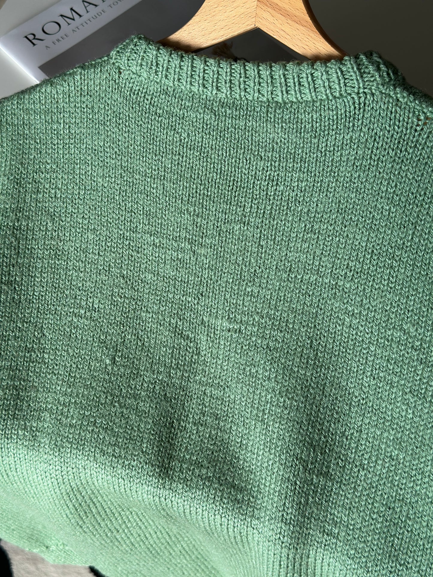 Amazing vintage green knit sweater with tiger