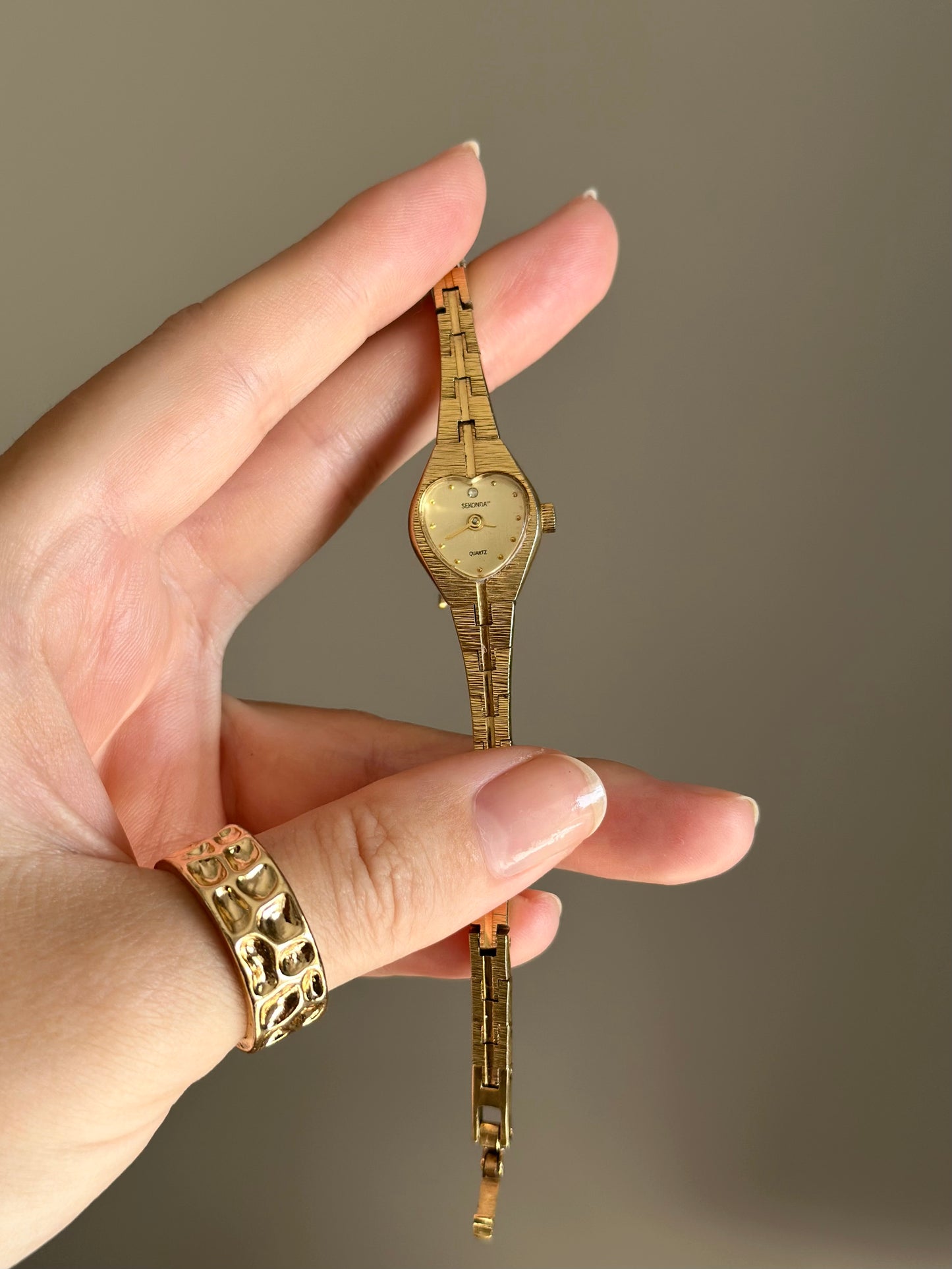 Charming vintage Sekonda watch from the 1960s