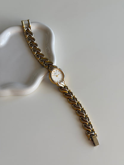Charming vintage Sekonda watch with two-tone design