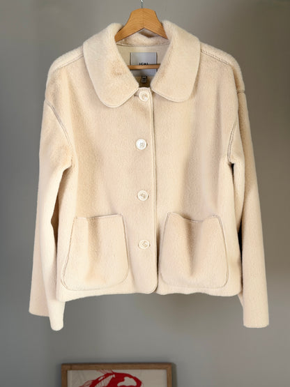 Charming cream faux fur jacket from ICHI