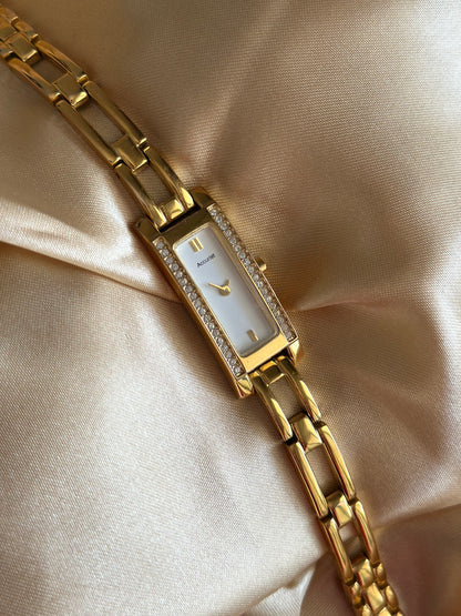 Elegant vintage Accurist quartz watch