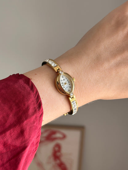 Charming vintage gold-tone watch with crystals