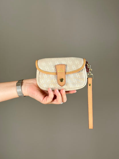 Charming vintage Dooney & Bourke pouch