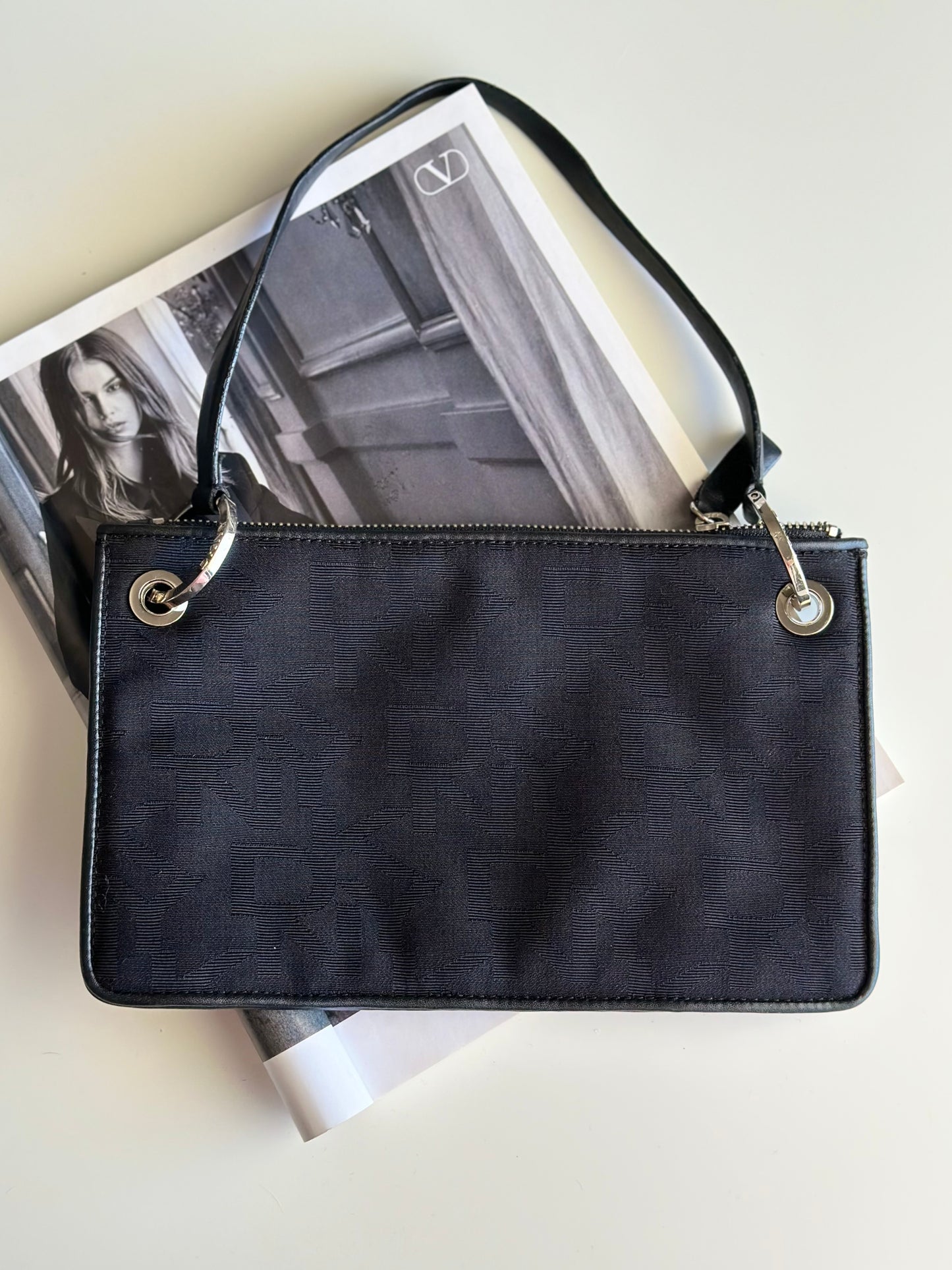 Minimalist vintage DKNY handbag