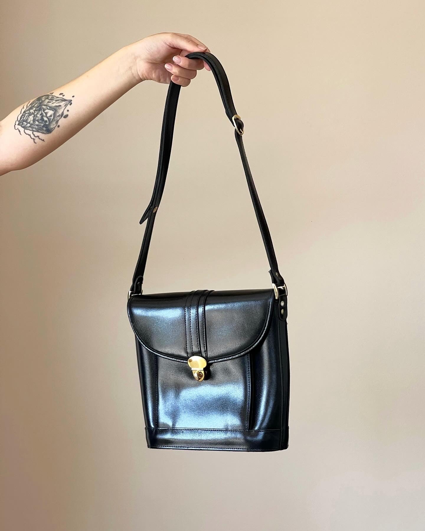 Awesome vintage leather bag
