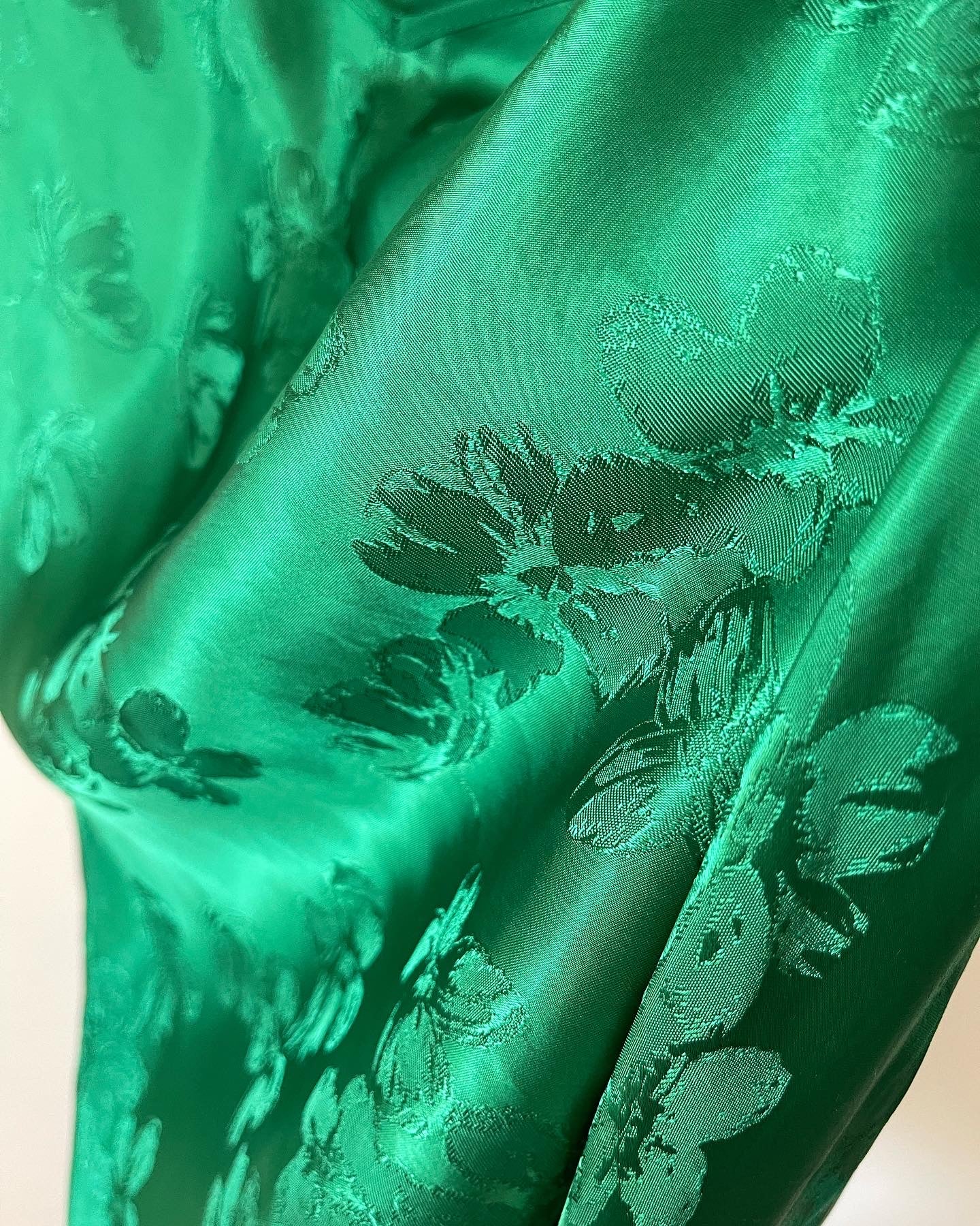 Amazing long slip dress in a silky viscose jacquard weave fabric