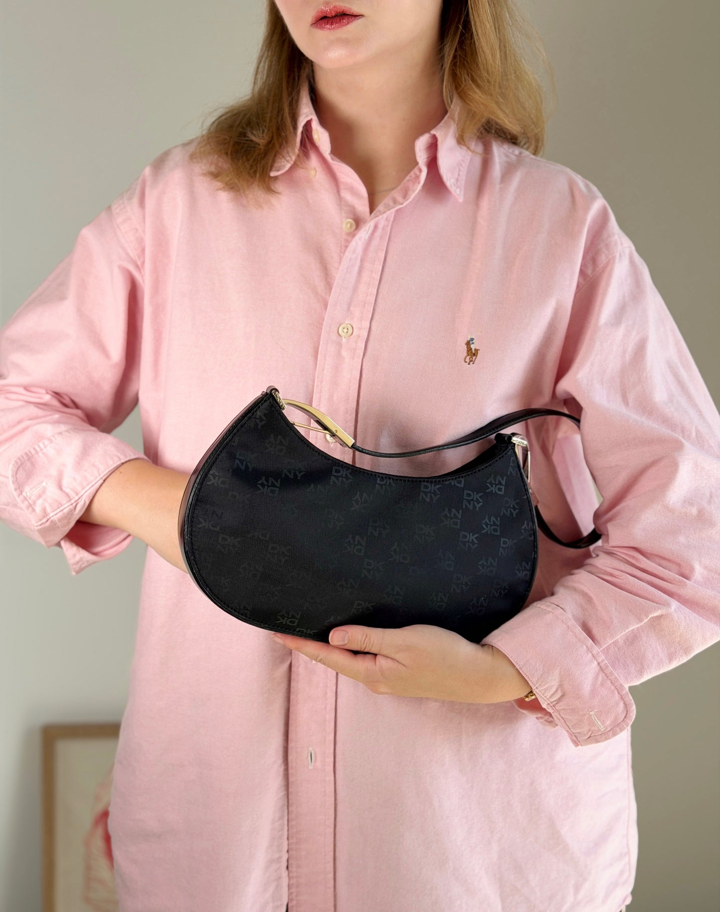 Classic vintage DKNY shoulder bag with a chic design (late 90s/2000s)