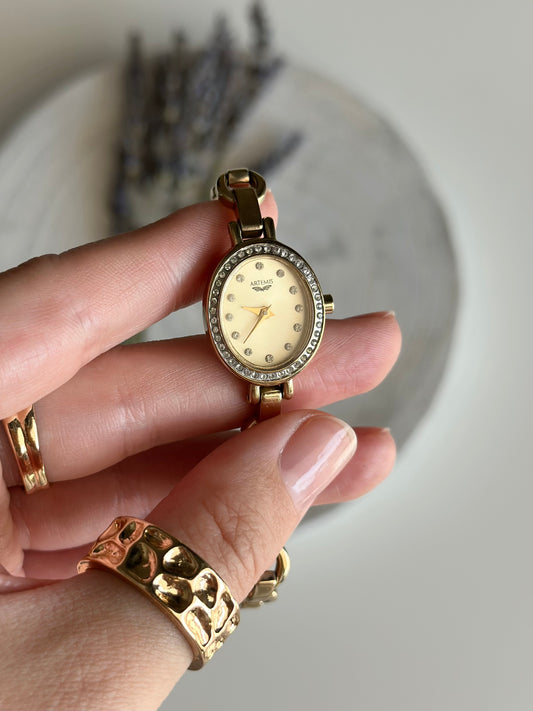 Glamorous vintage watch from Artemis