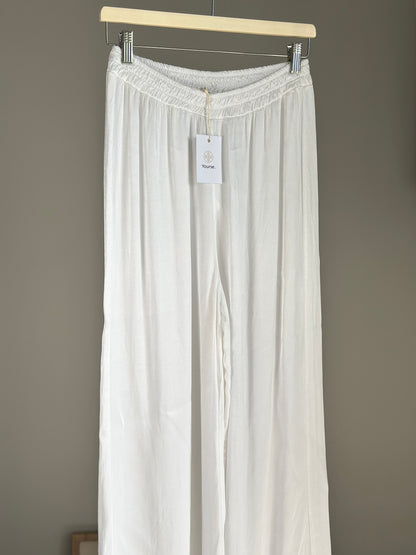 Stunning white wide-leg pants from Fame (made in Italy)