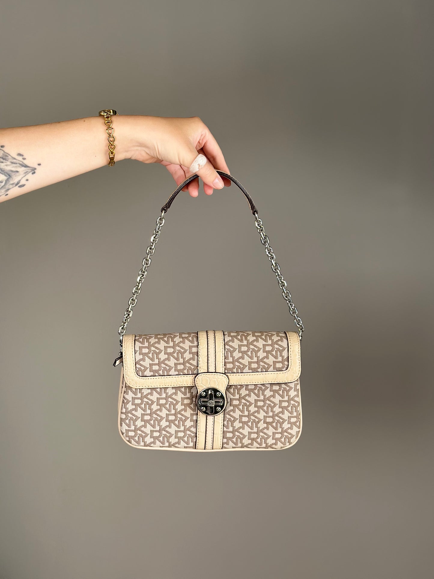 Sophisticated vintage DKNY beige shoulder bag from 2000s