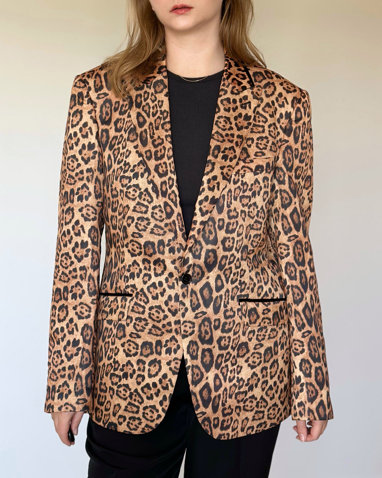 Bold and chic leopard print oversized blazer