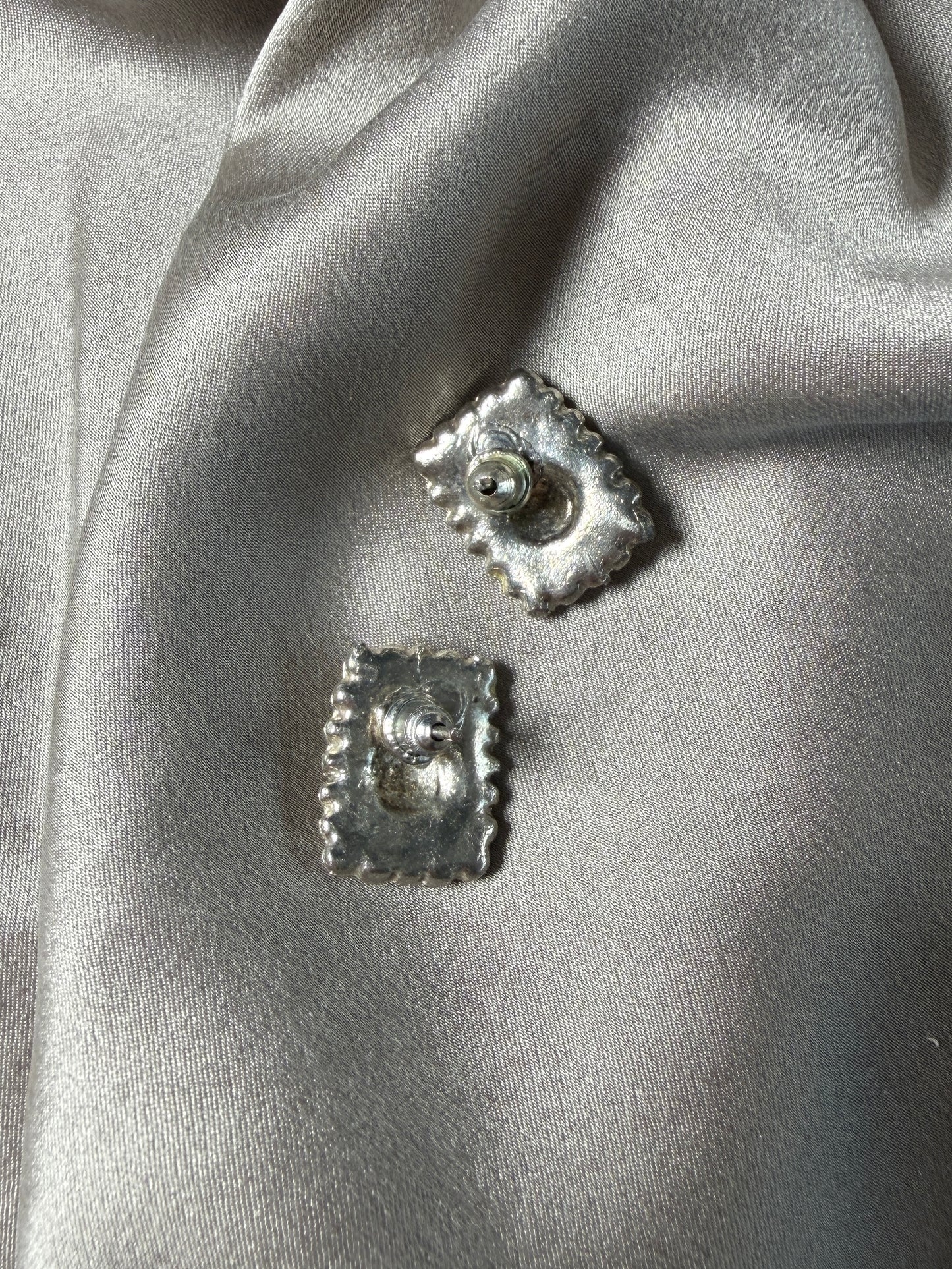 Beautiful vintage sparkling stud earrings