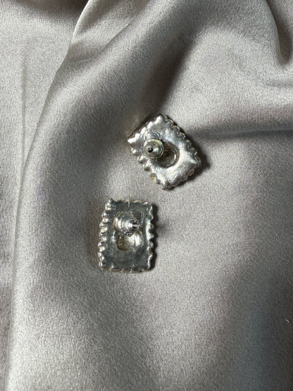Beautiful vintage sparkling stud earrings