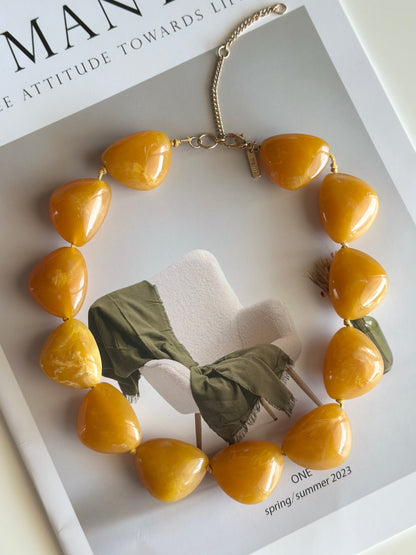 Bold vintage necklace by Wallis