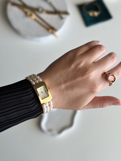 Elegant vintage watch with freshwater pearl bracelet
