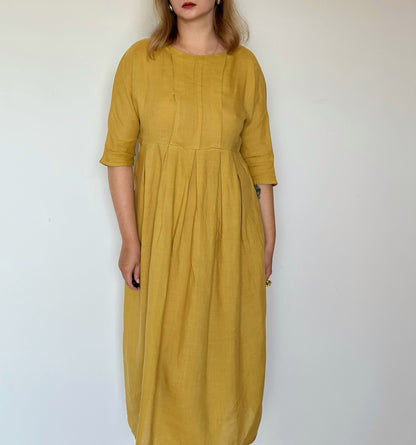 Beautiful vintage midi linen dress