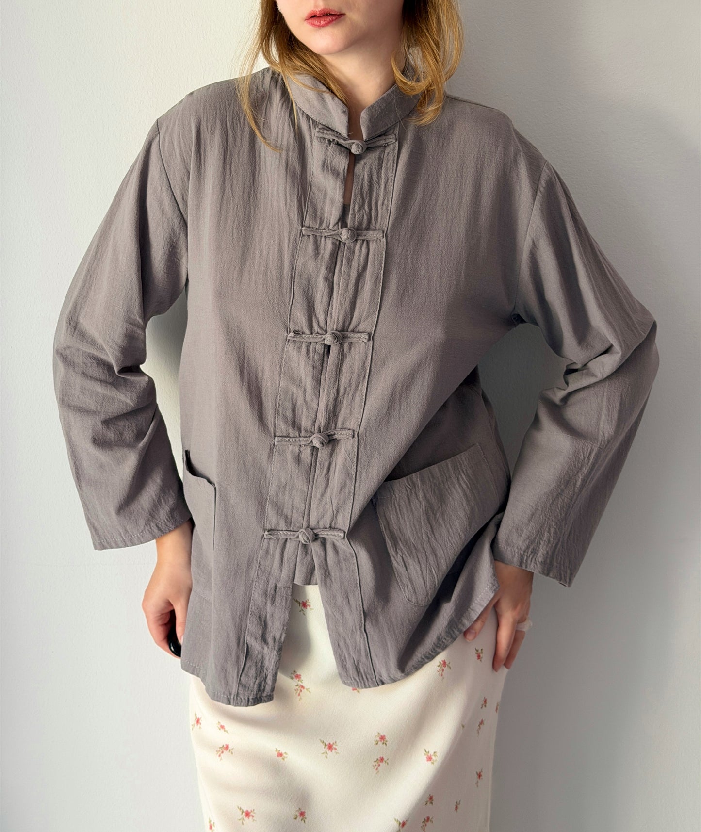 Vintage shirt with Asian frog closures