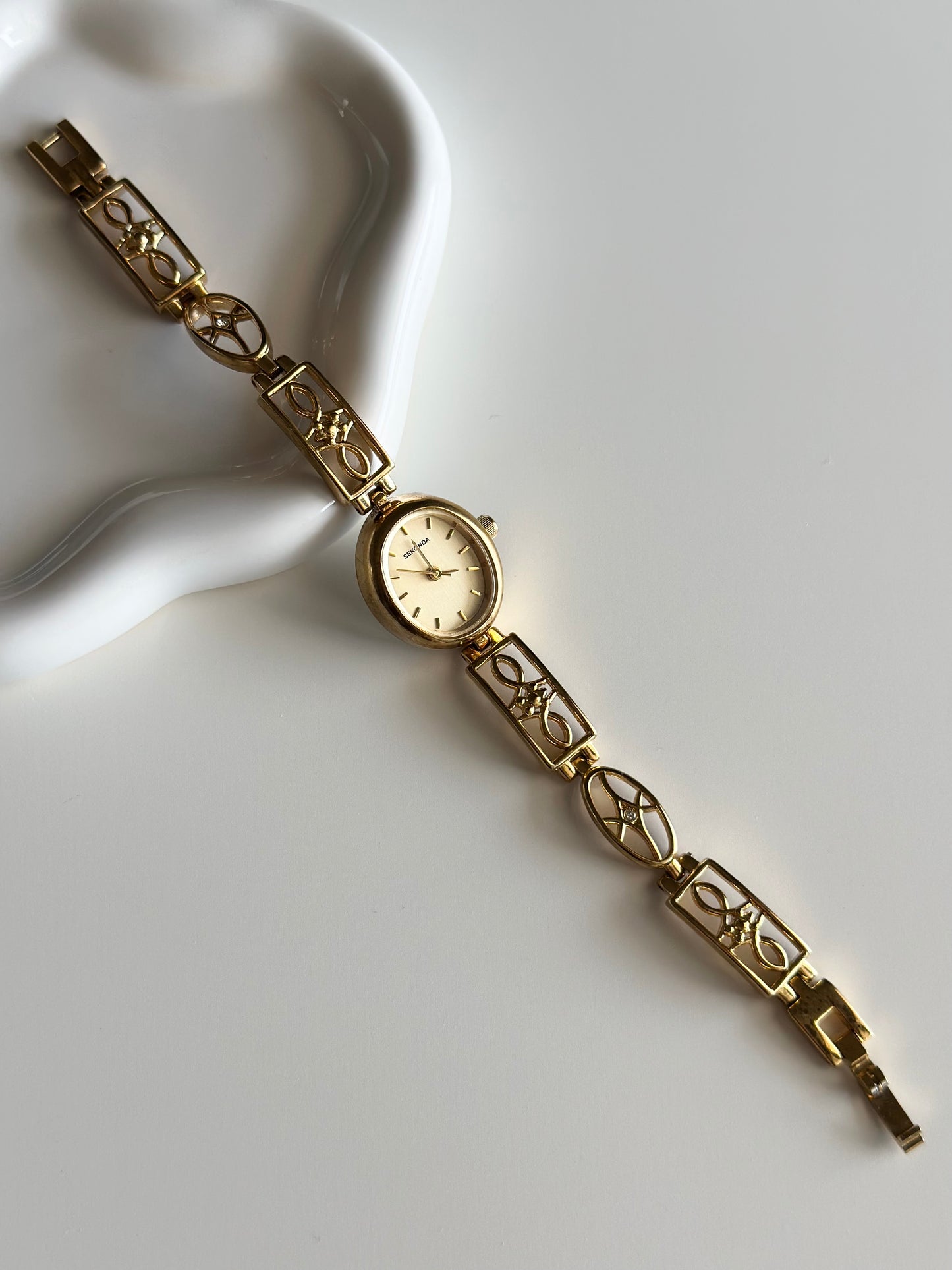Charming vintage Sekonda watch