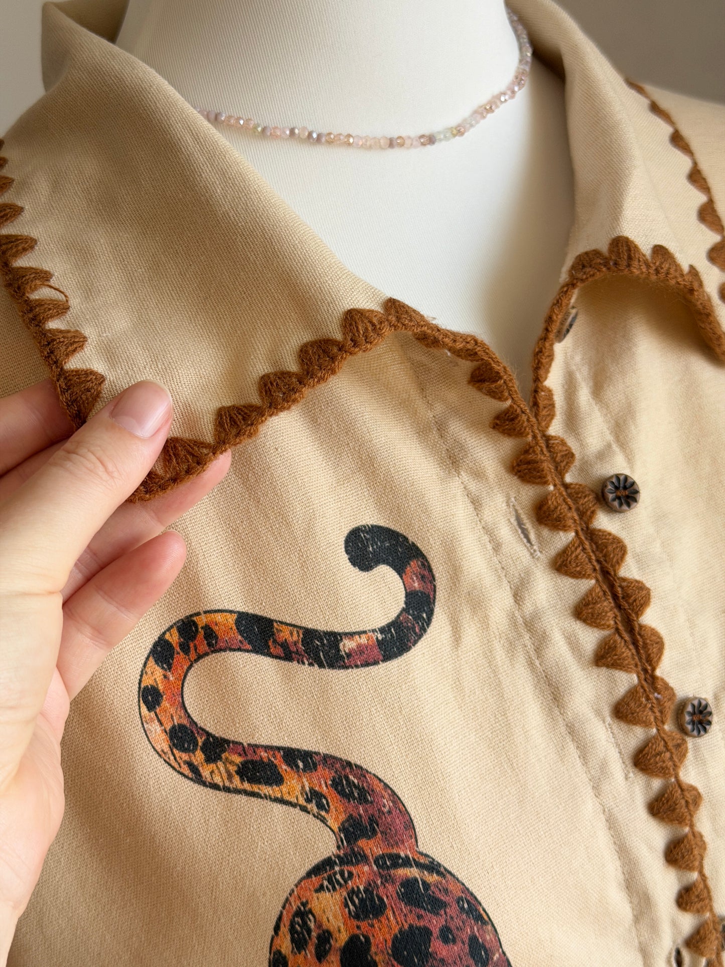 Statement short-sleeve shirt