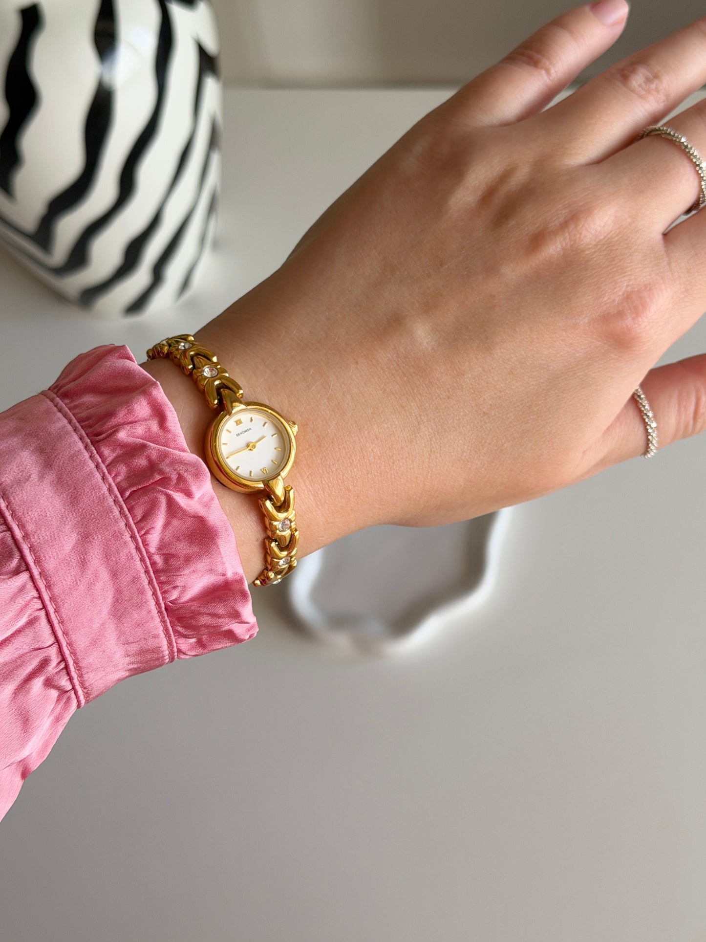 Amazing vintage Sekonda watch with charming bracelet design
