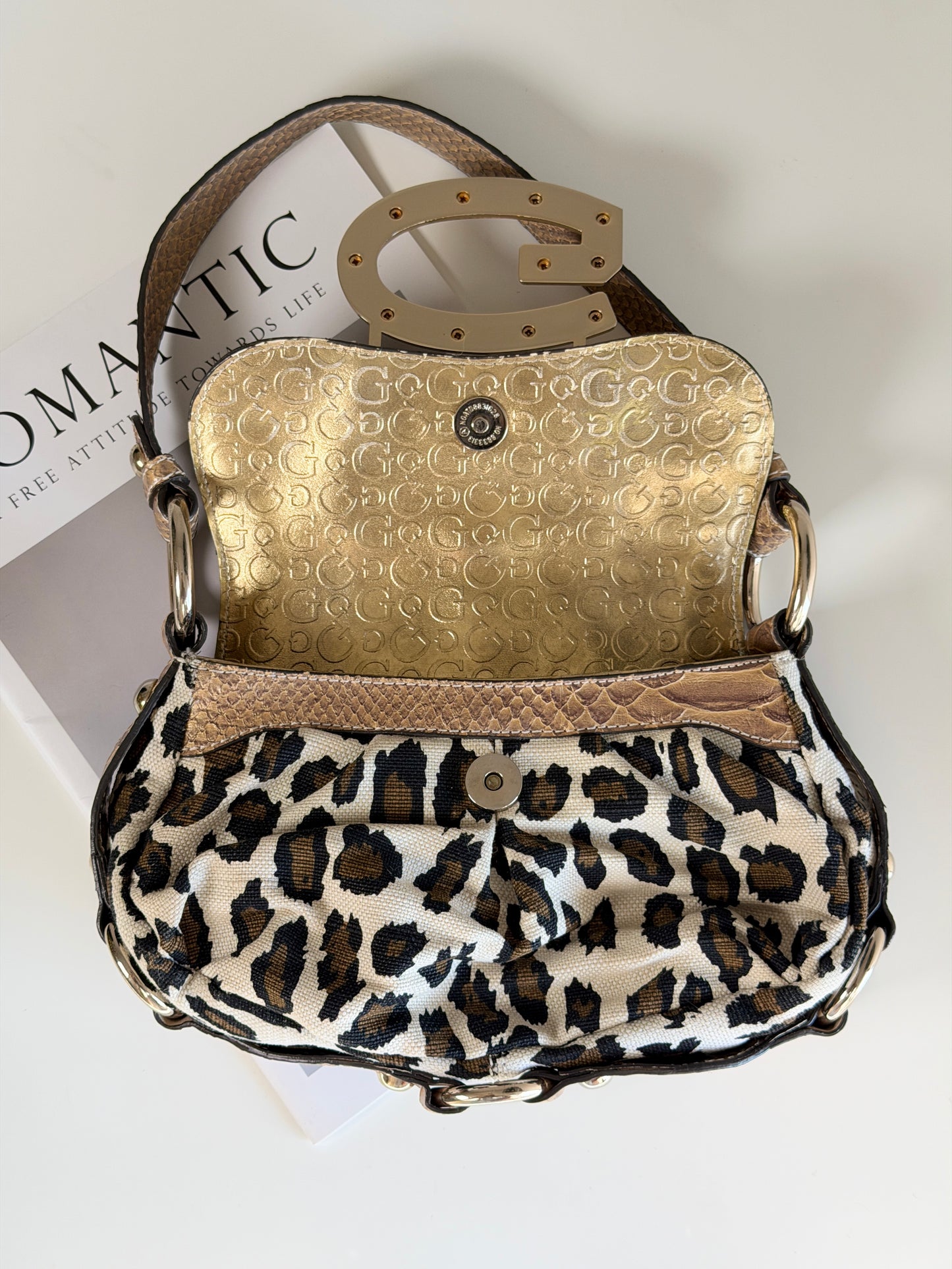 Iconic vintage Guess bag with leopard print