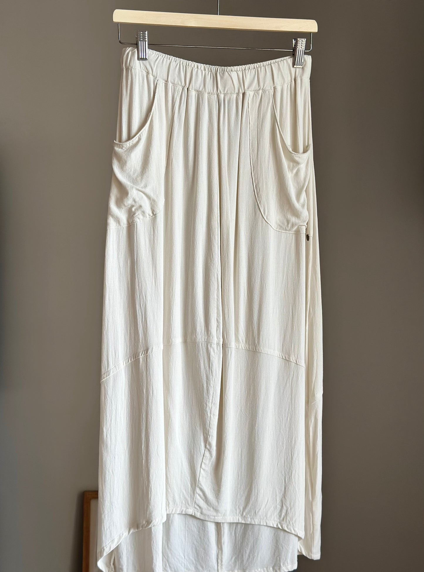 Beautiful midi viscose skirt from Scandinavian brand