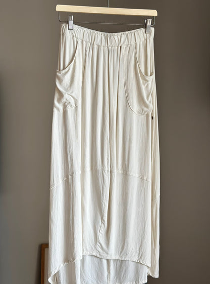 Beautiful midi viscose skirt from Scandinavian brand