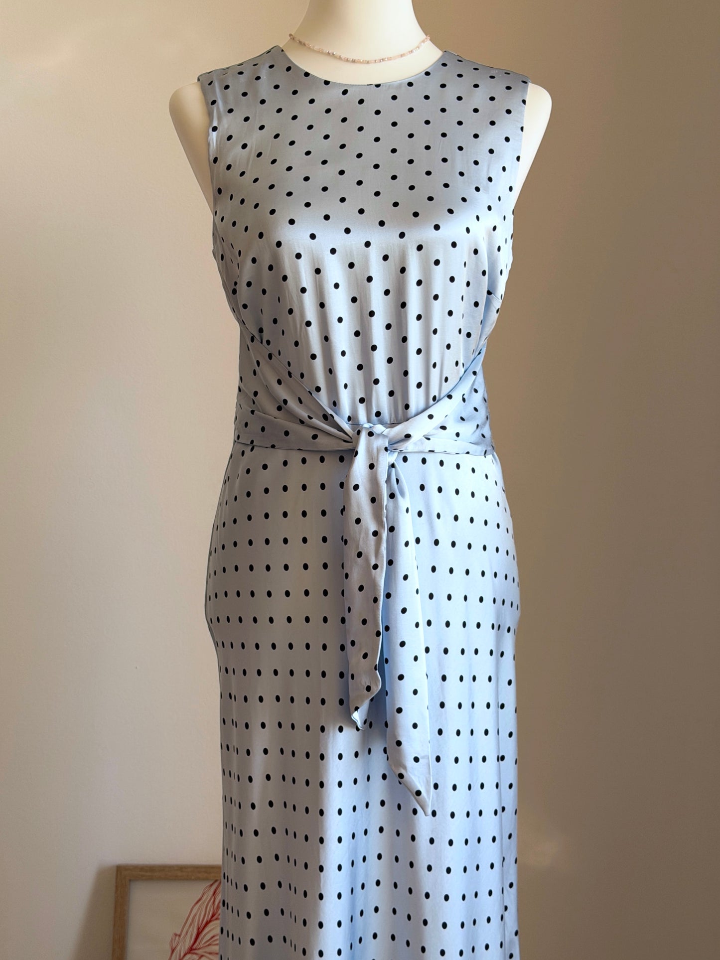 Elegant midi blue dress with polka dots