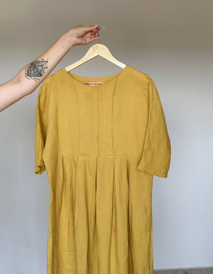 Beautiful vintage midi linen dress