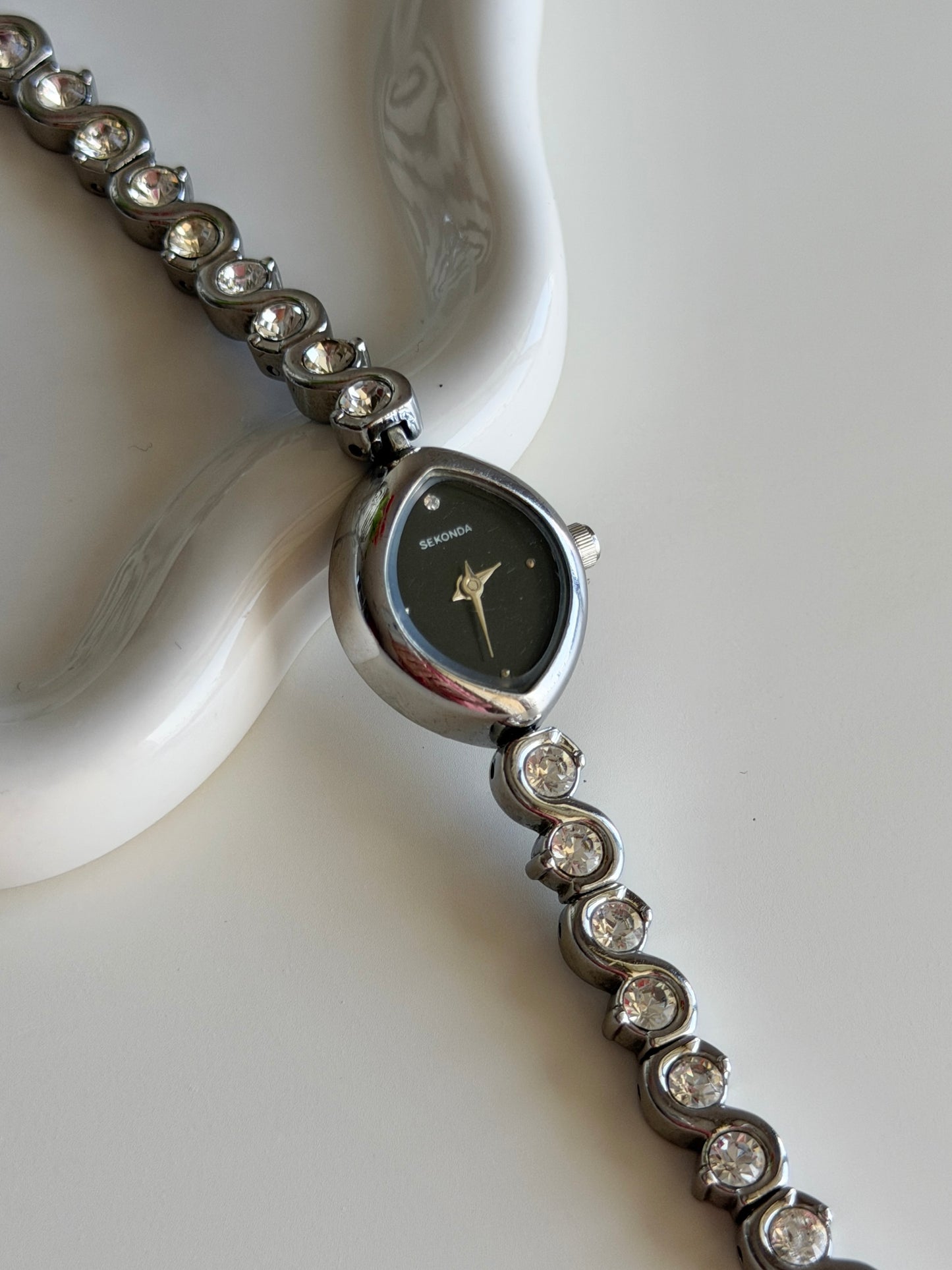 Incredible vintage Sekonda silver watch with rhinestones