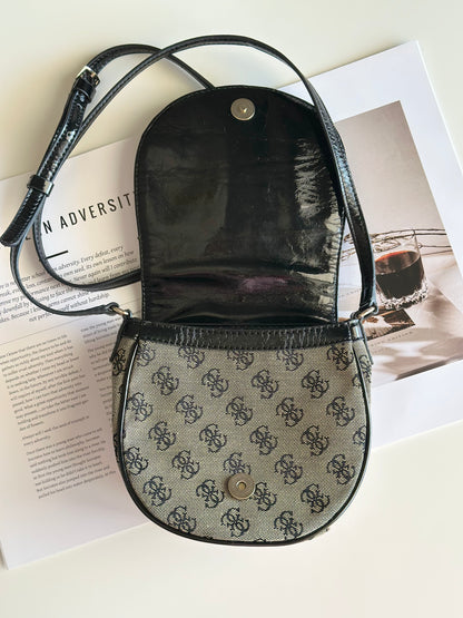 Vintage crossbody monogram saddle bag Guess
