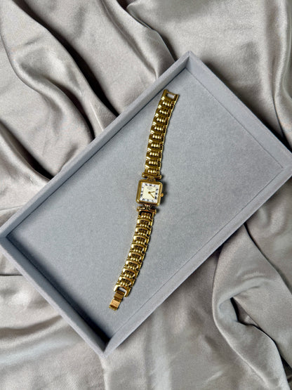 Stunning vintage Rotary watch with a classic gold-tone finish