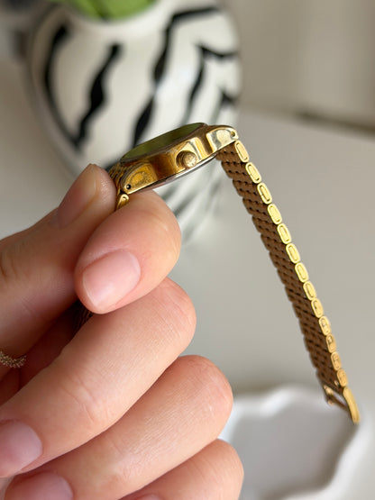 Stunning vintage Sekonda watch with timeless design