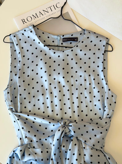 Elegant midi blue dress with polka dots