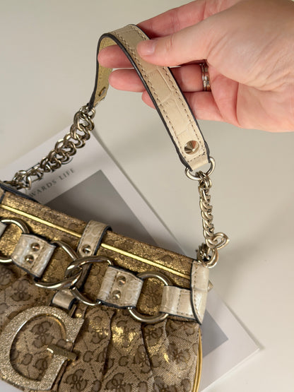 Chic vintage Guess bag from 00s