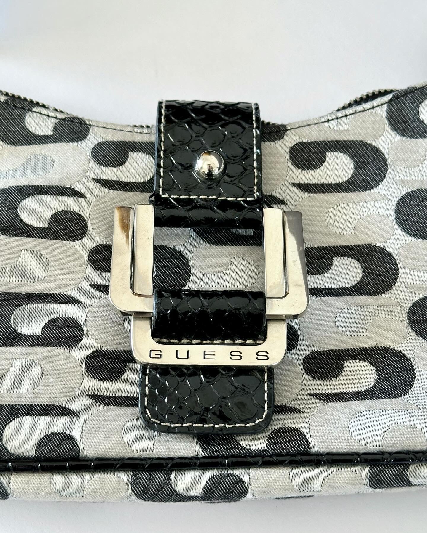 Super trendy vintage Guess bag with monogram print from 00s