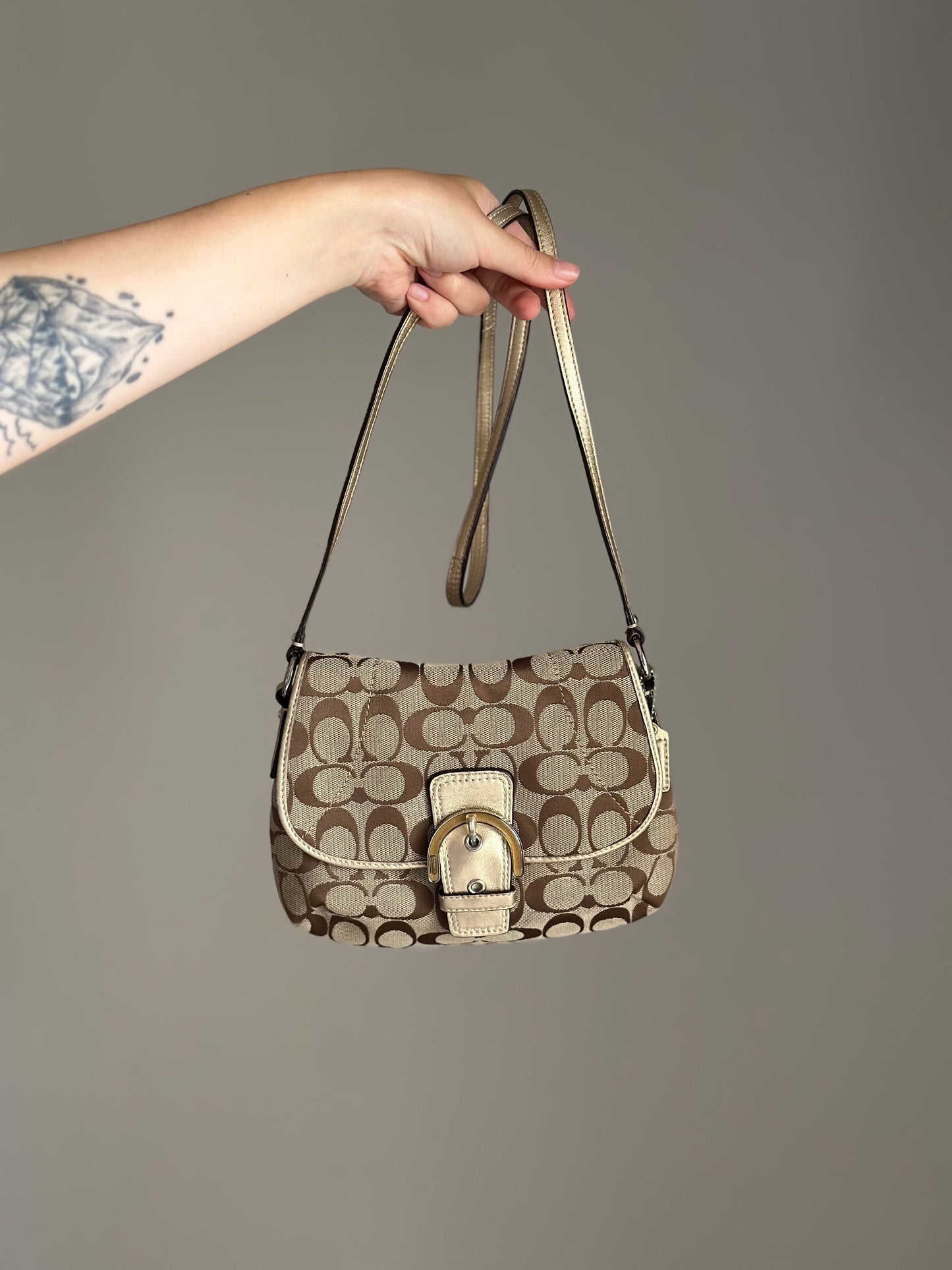 Lovely Coach crossbody bag in signature jacquard canvas