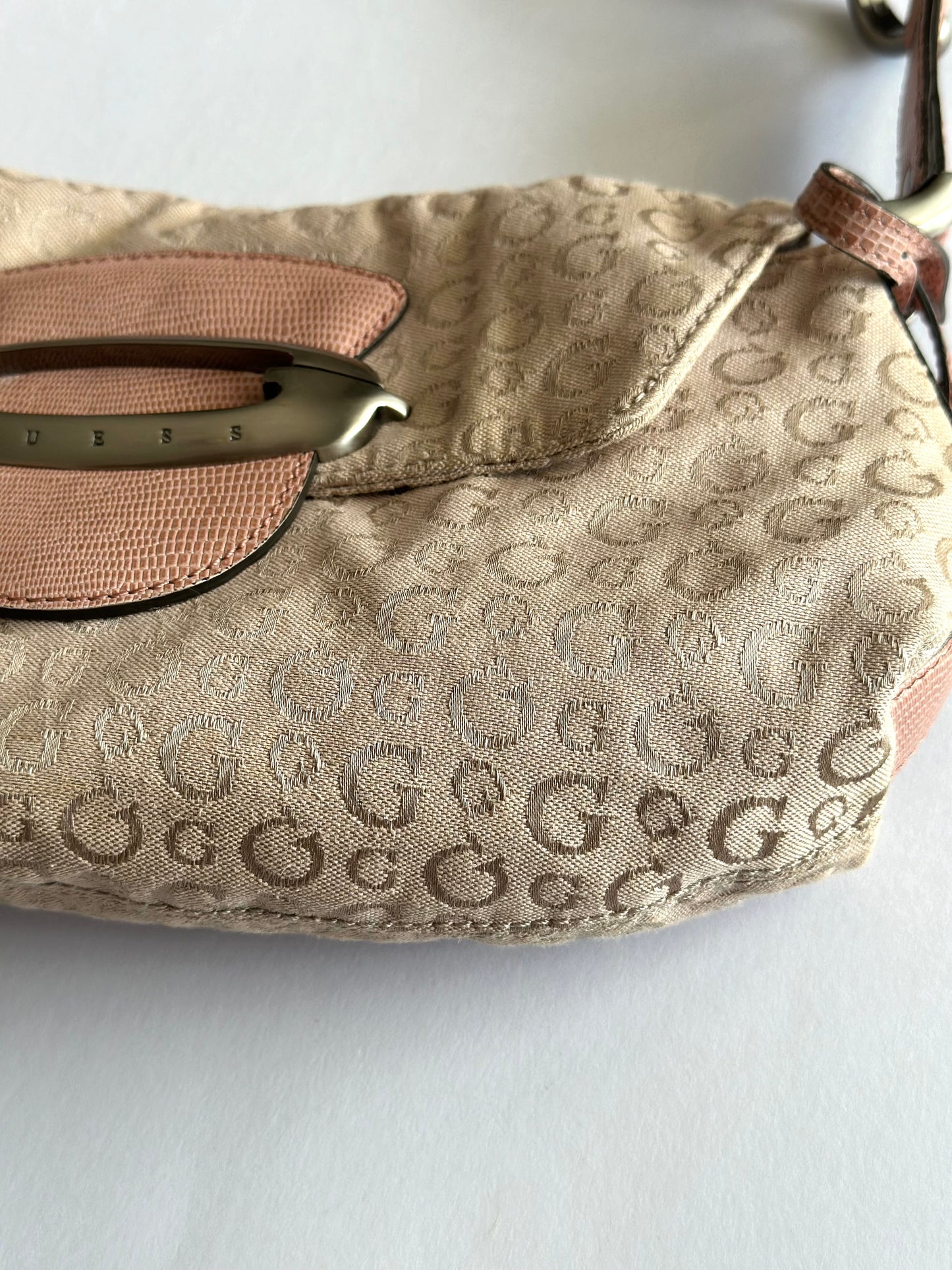 Vintage beige/pink monogram bag Guess