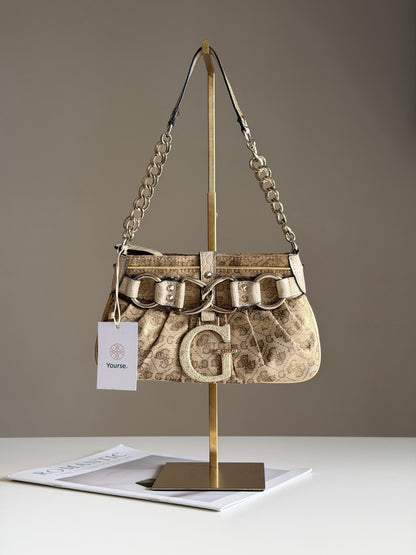 Chic vintage Guess bag from 00s