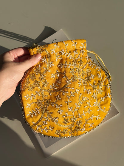 Charming vintage drawstring yellow bag