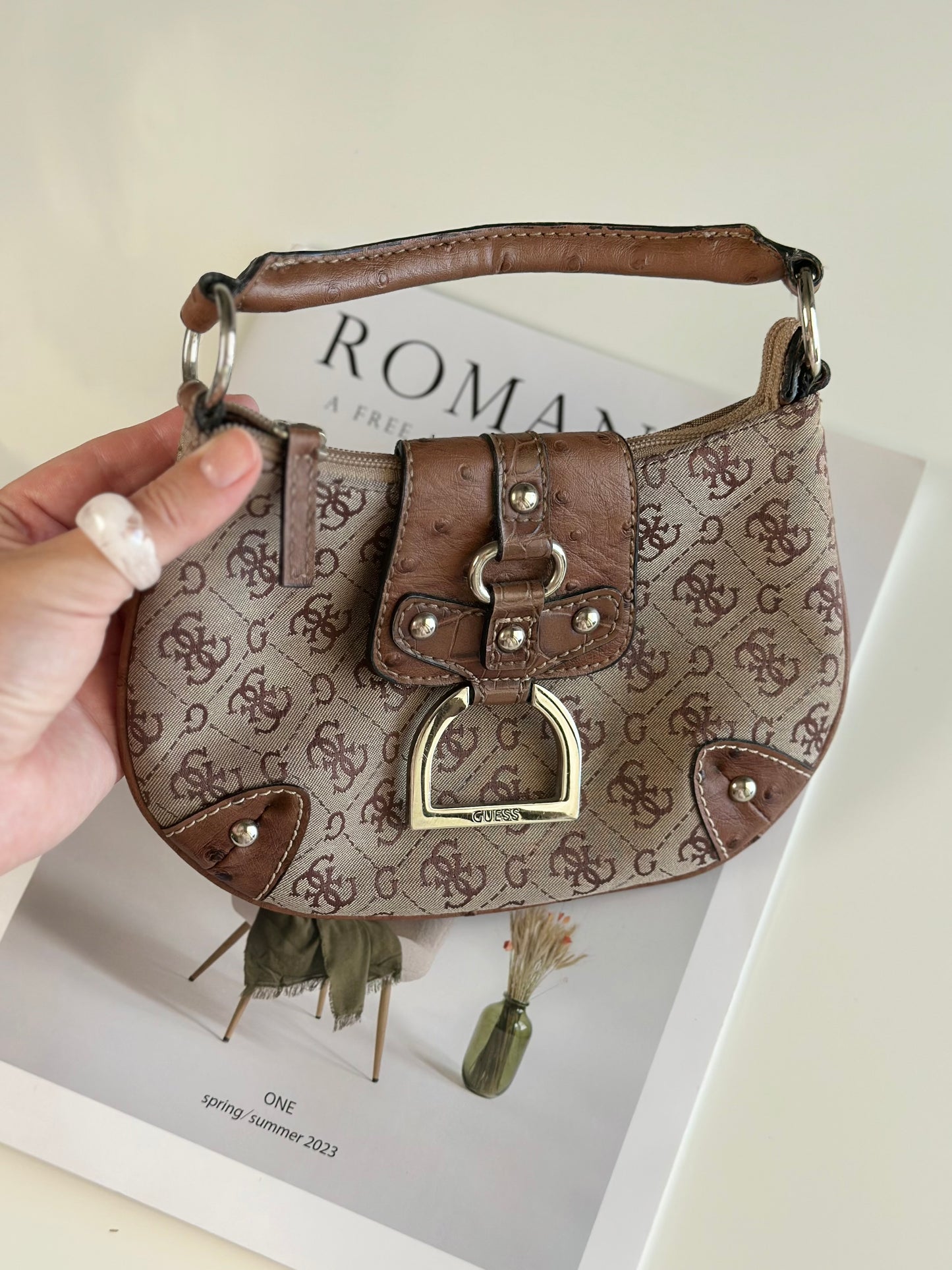 Charming vintage mini Guess bag from 2000s