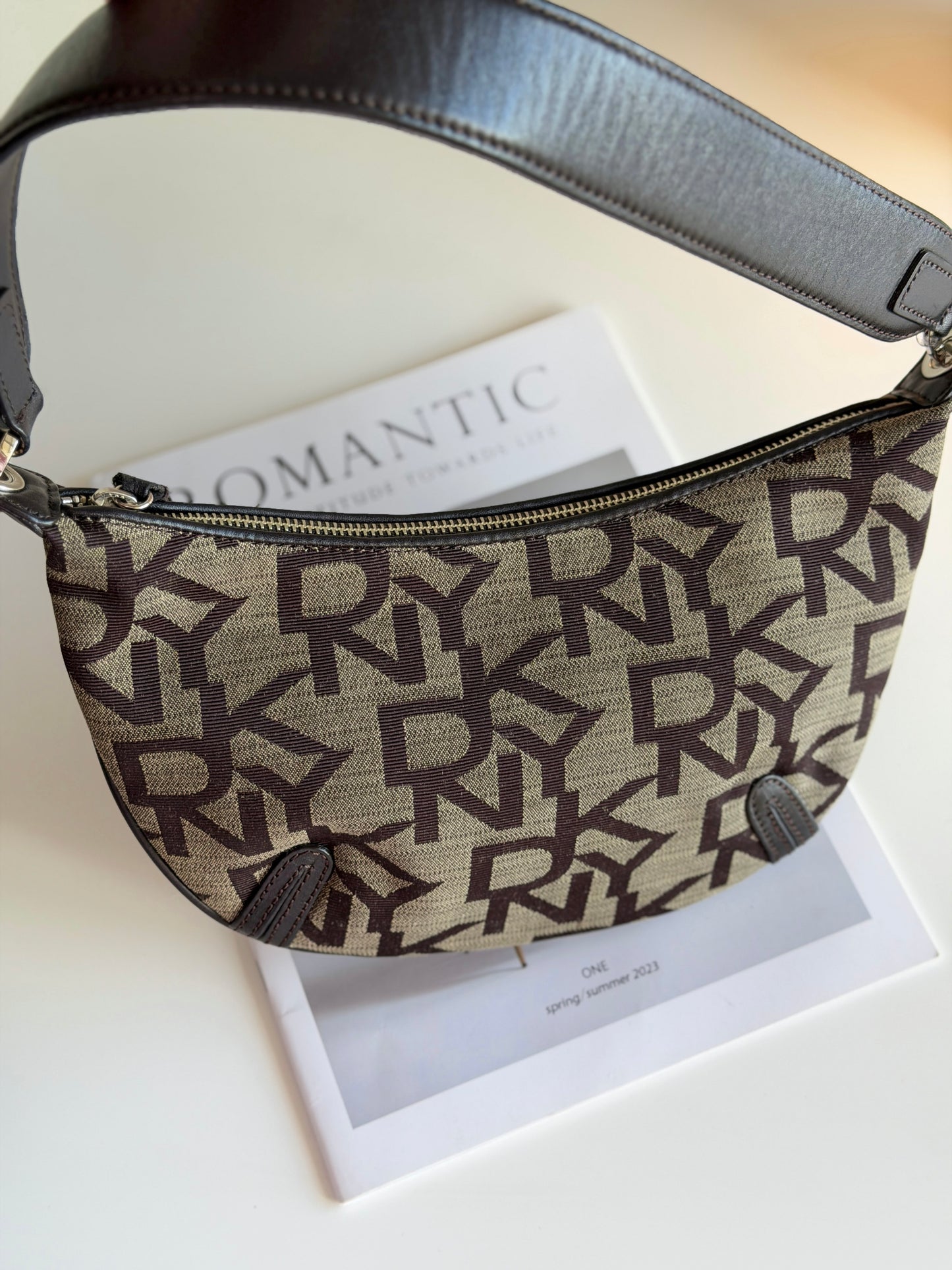 Classic vintage DKNY shoulder bag in beige/grey canvas