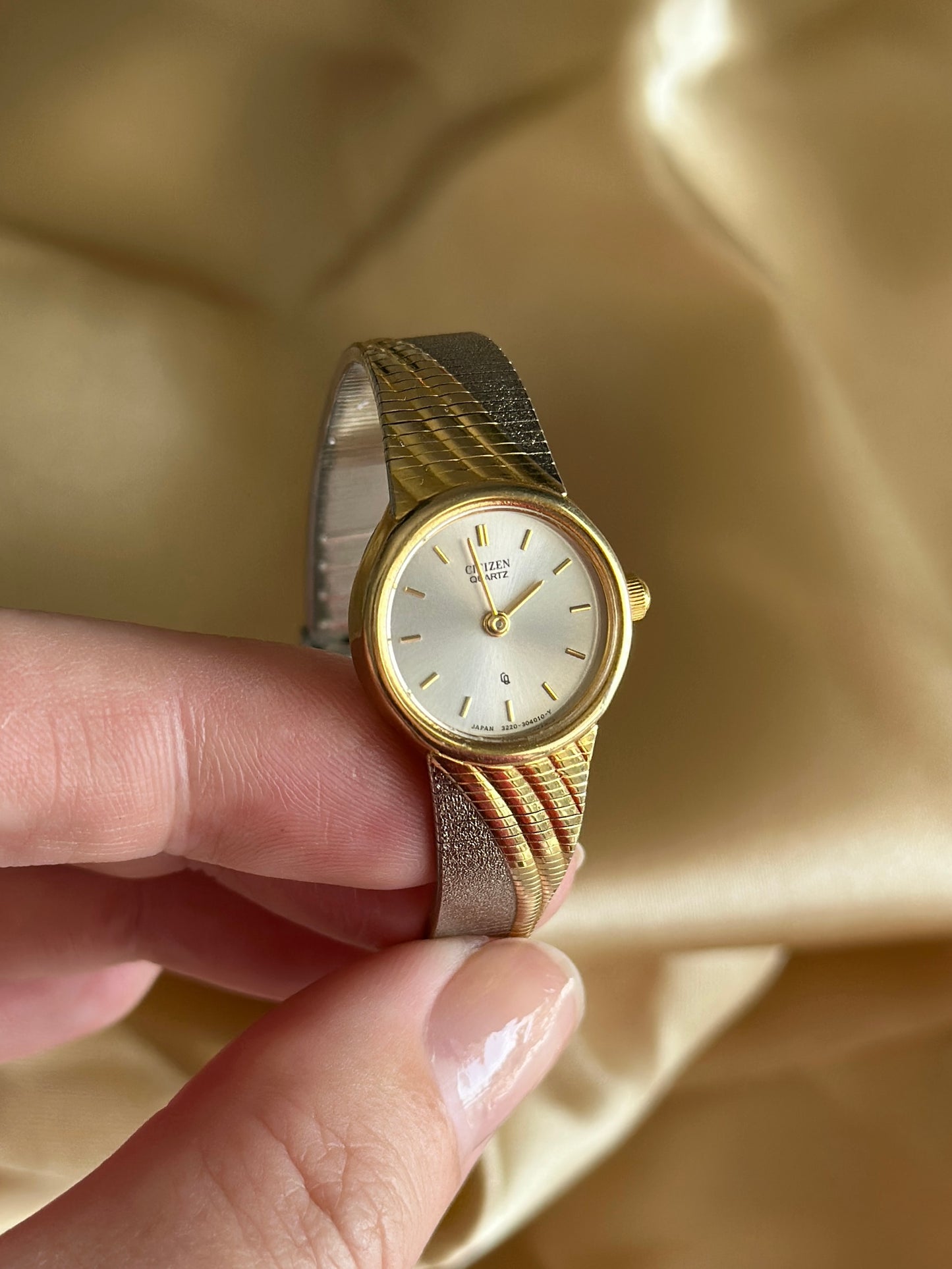 Stunning vintage two-tone watch Citizen